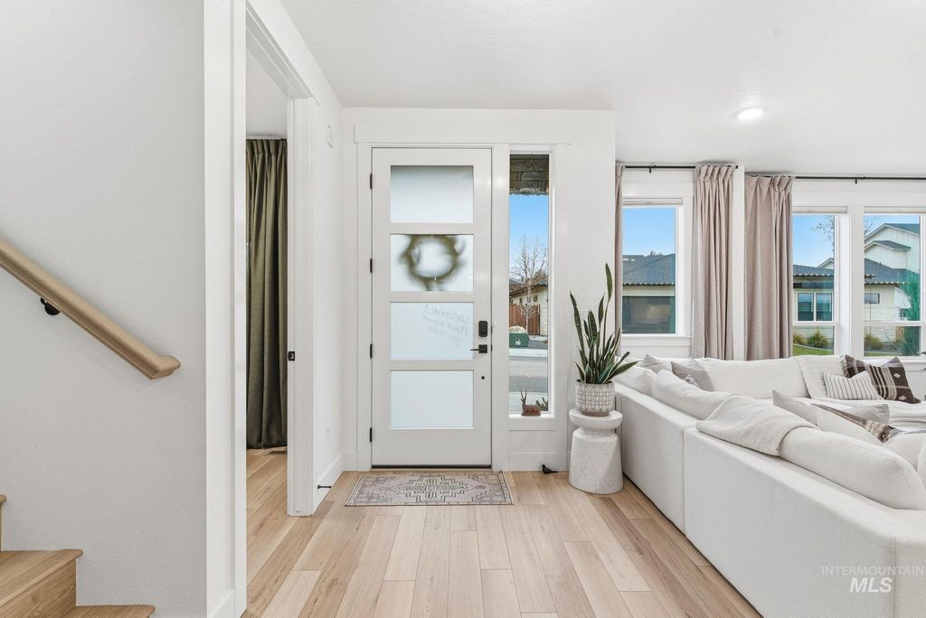 Photo of 2563 S New Haven Ln, Boise, ID 83716 (MLS # 98974001)