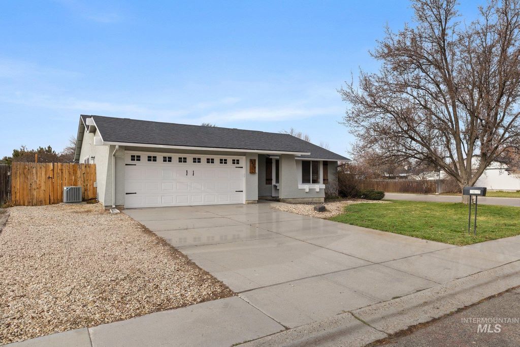 Photo of 3479 N Jullion St, Boise, ID 83704 (MLS # 98969924)