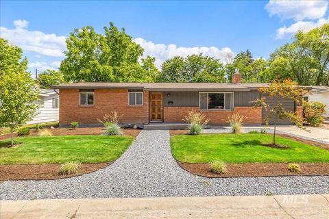 Photo of 316 N Gail Cir, Boise, ID 83706 (MLS # 98989848)