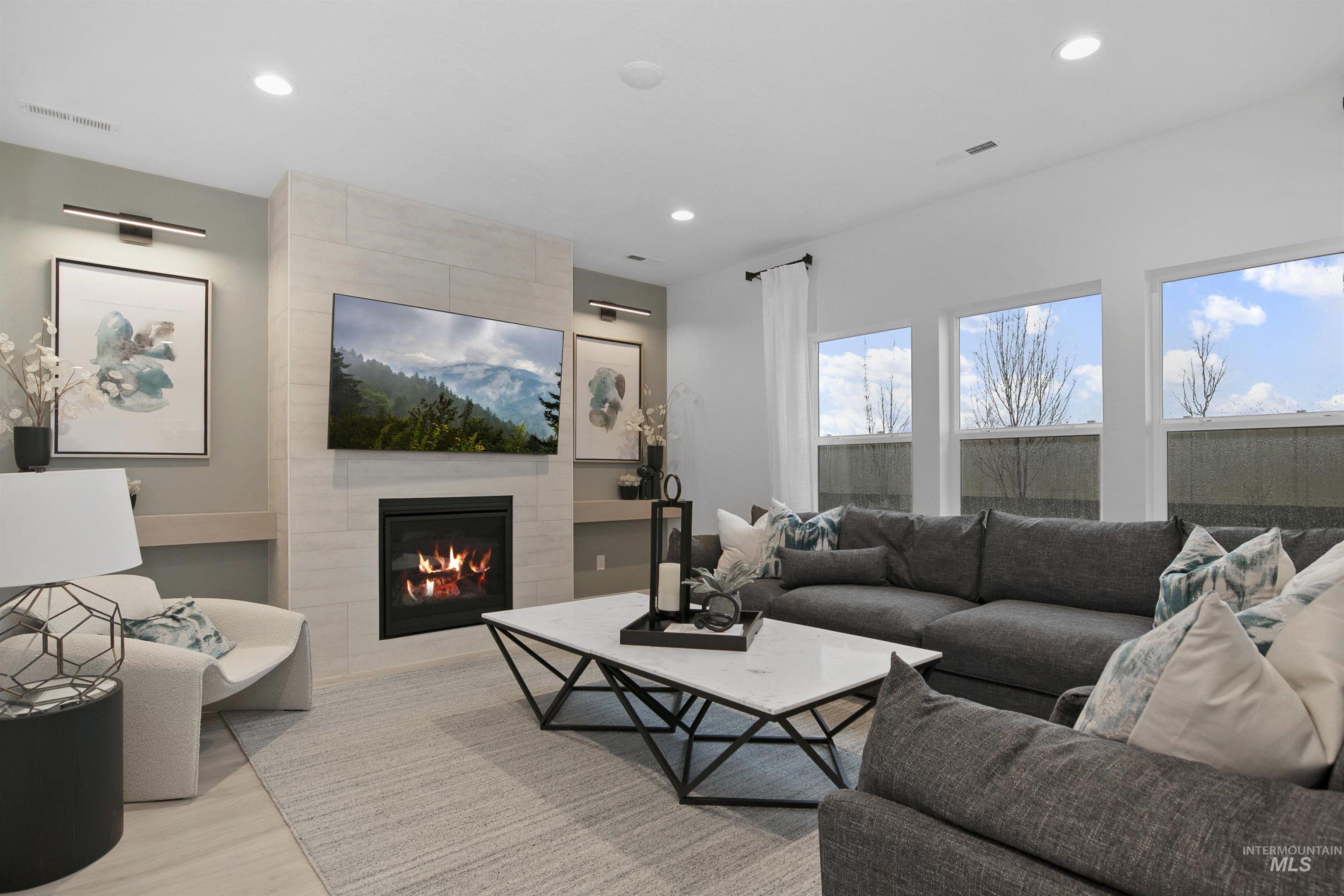 2043 Travelers Court