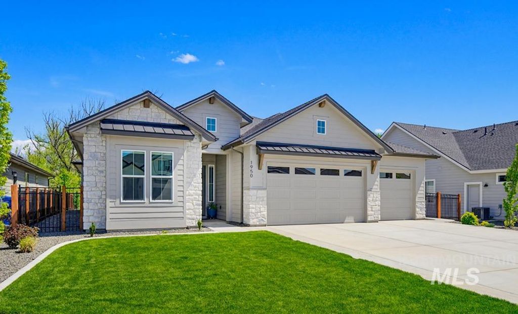 Photo of 1950 N Willowick Ave, Eagle, ID 83616 (MLS # 98984249)