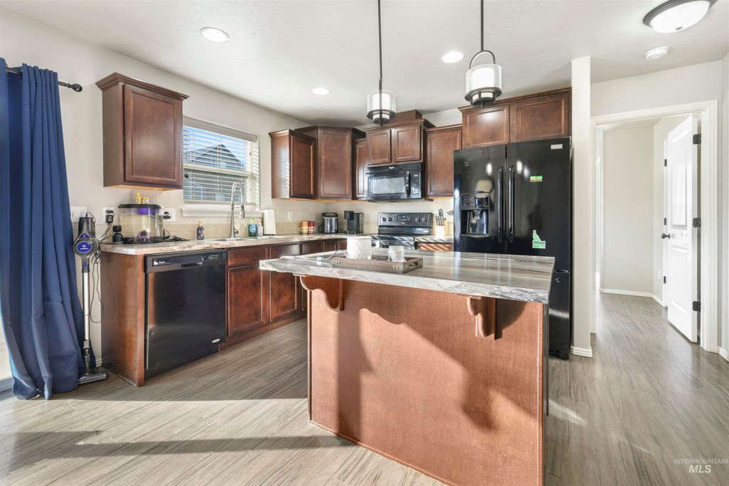 Photo of 370 Feather Ave, Twin Falls, ID 83301 (MLS # 98973192)