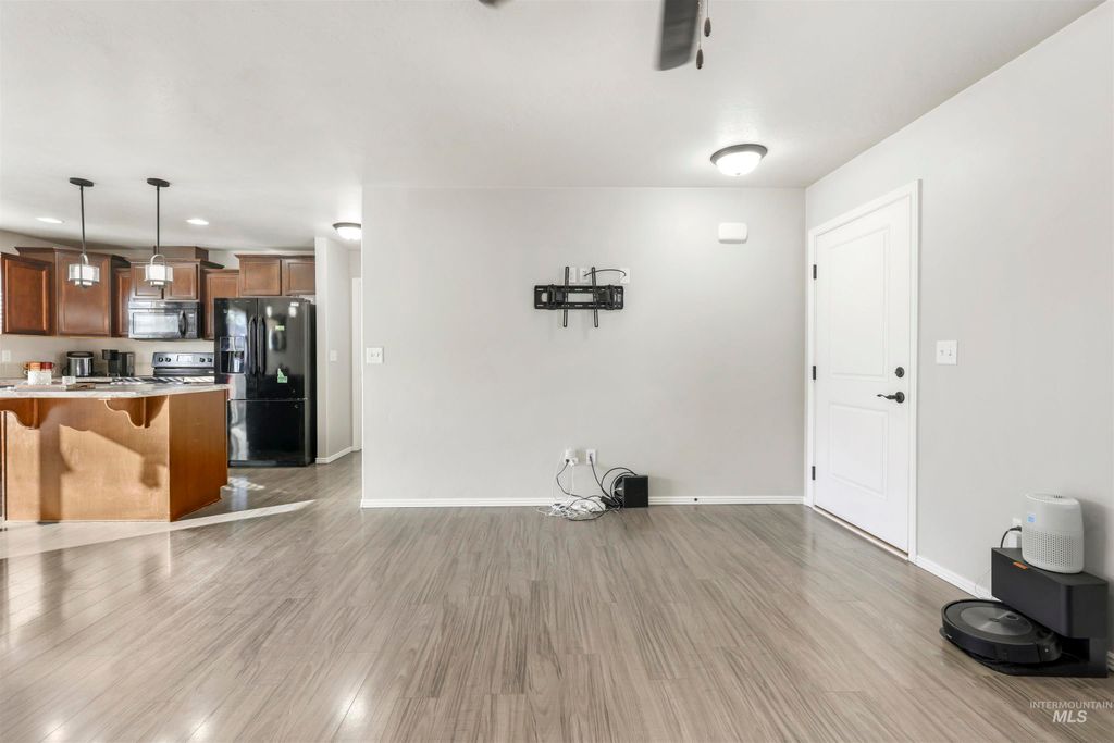 Photo of 370 Feather Ave, Twin Falls, ID 83301 (MLS # 98973192)