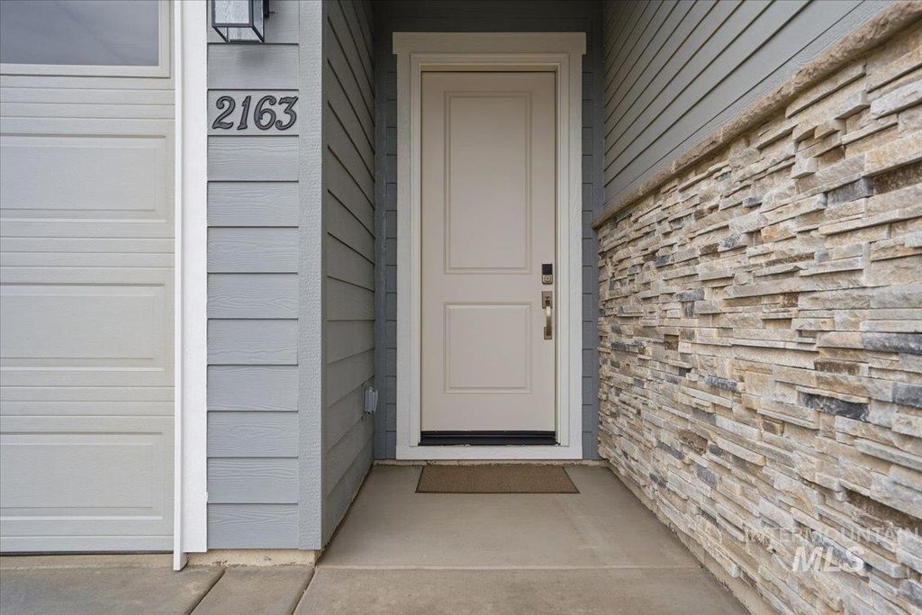 Photo of 2163 N Kenora Ave, Star, ID 83669 (MLS # 98983415)