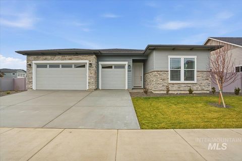 Photo of 2163 N Kenora Ave, Star, ID 83669 (MLS # 98983415)