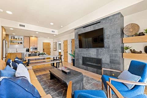 Photo of 780 Village Drive #412, Donnelly, ID 83615 (MLS # 98942353)