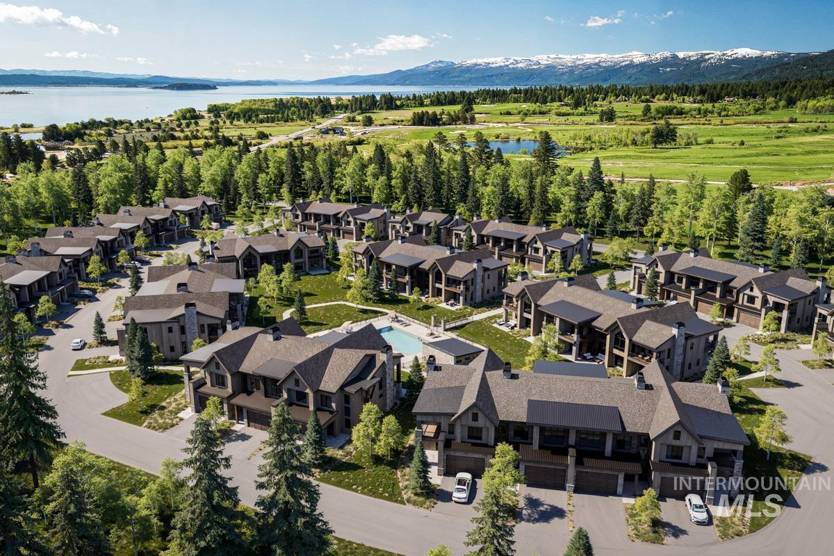 Bird's eye view of a water and mountain view