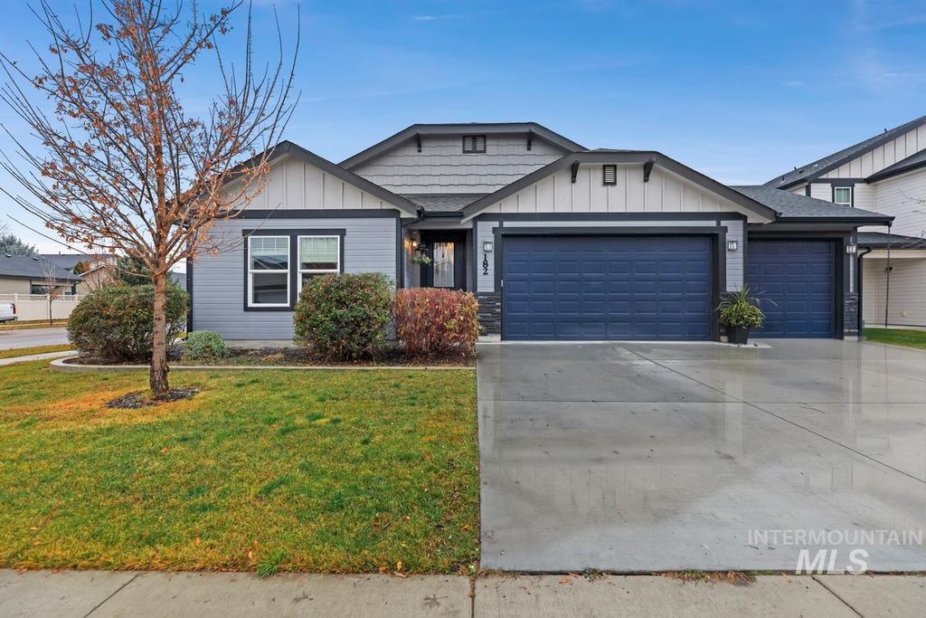 Photo of 182 W Waukesha St, Meridian, ID 83646 (MLS # 98969185)