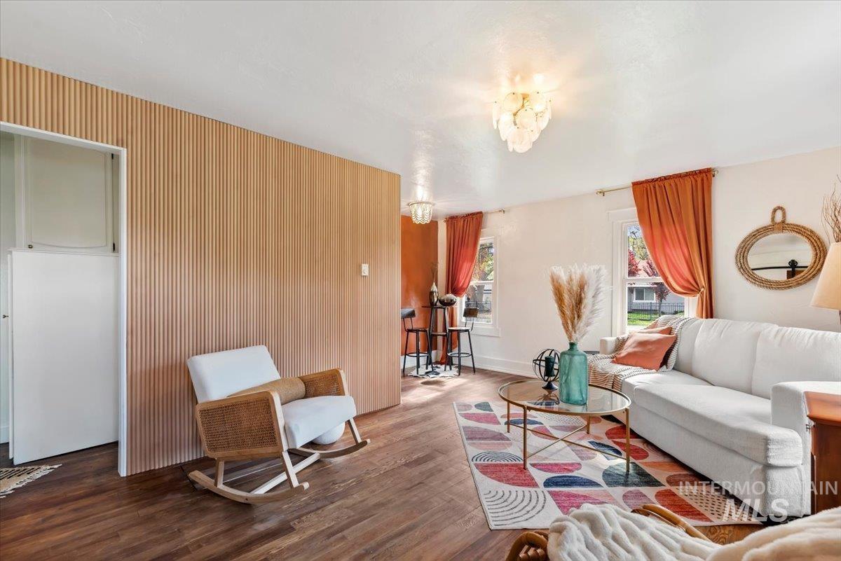 424 8th St N