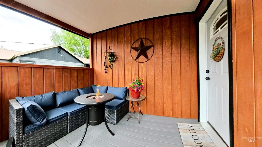 Photo of 631 Vista Ave #Vista Ave, Lewiston, ID 83501 (MLS # 98987821)