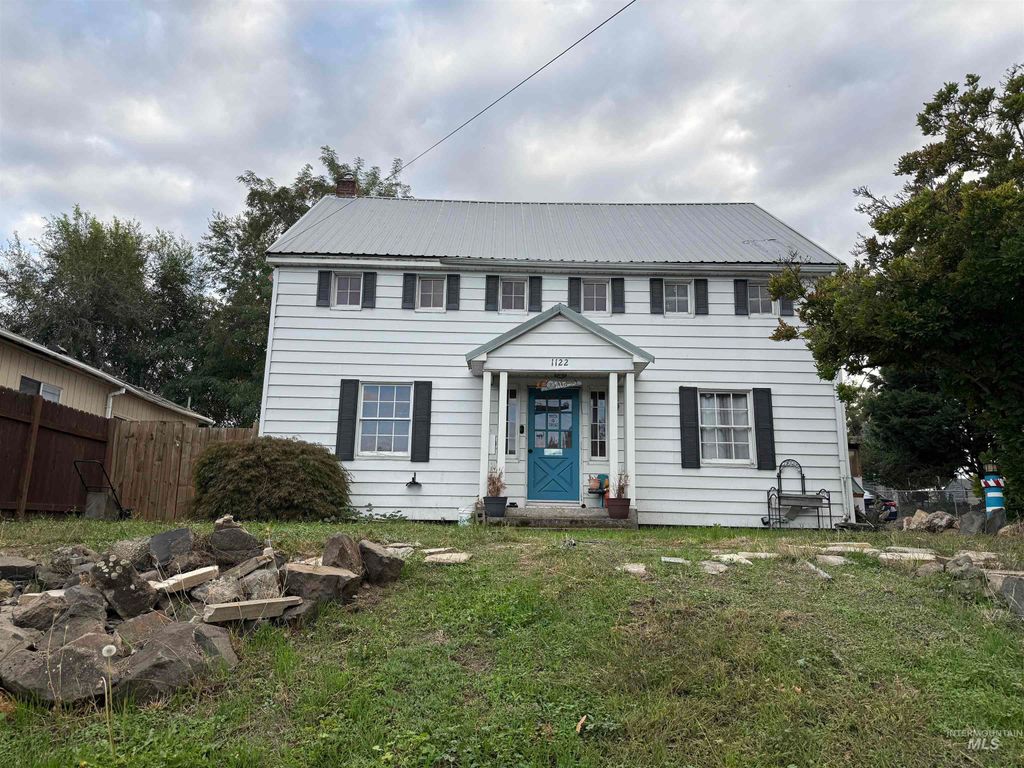 Photo of 1122 14th Ave, Lewiston, ID 83501 (MLS # 98965577)