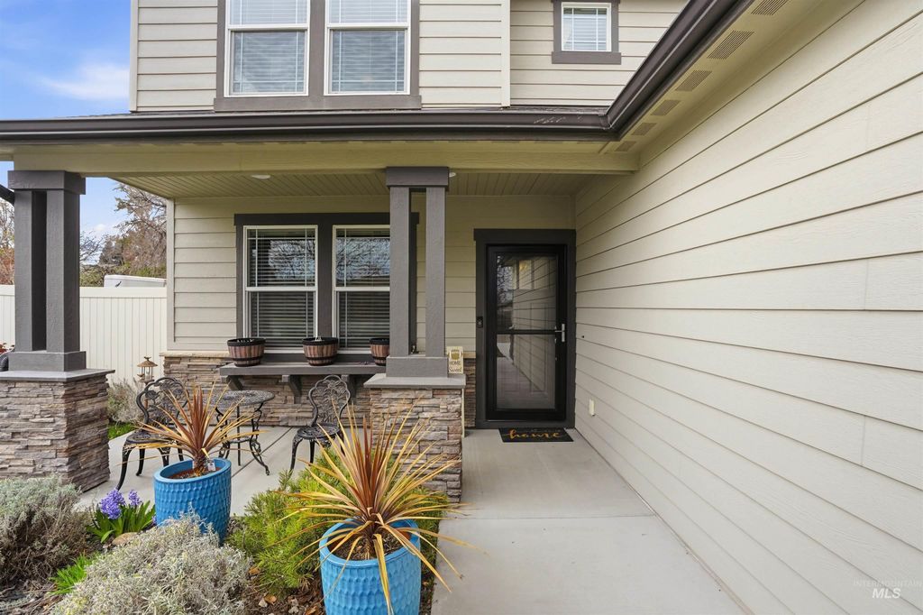 Photo of 2203 S Tucson Ave, Nampa, ID 83686 (MLS # 98979668)