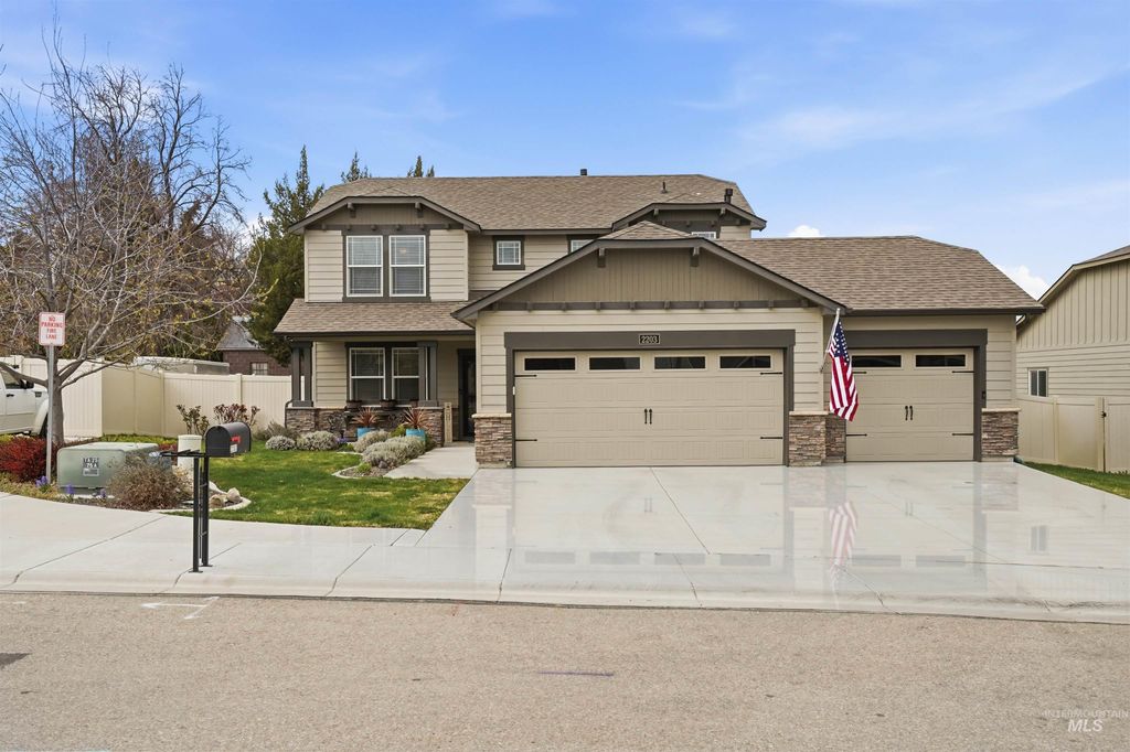Photo of 2203 S Tucson Ave, Nampa, ID 83686 (MLS # 98979668)