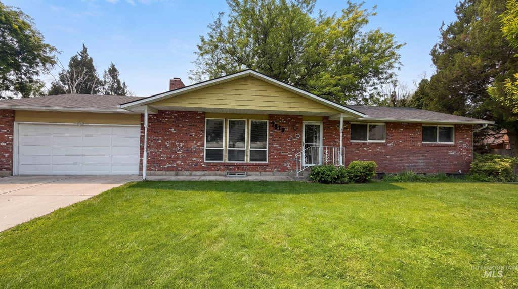 Photo of 2819 Shamrock Ave, Nampa, ID 83686 (MLS # 98995907)