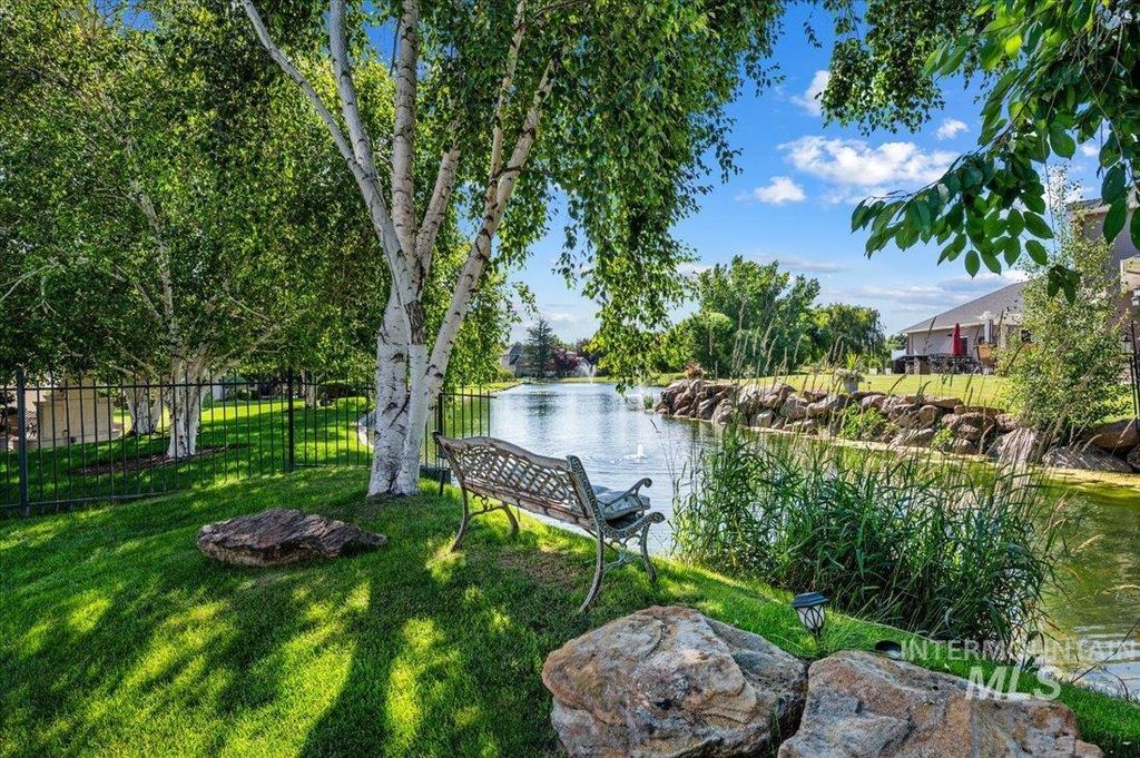 Photo of 529 W Bayhill Dr, Nampa, ID 83686 (MLS # 98966743)