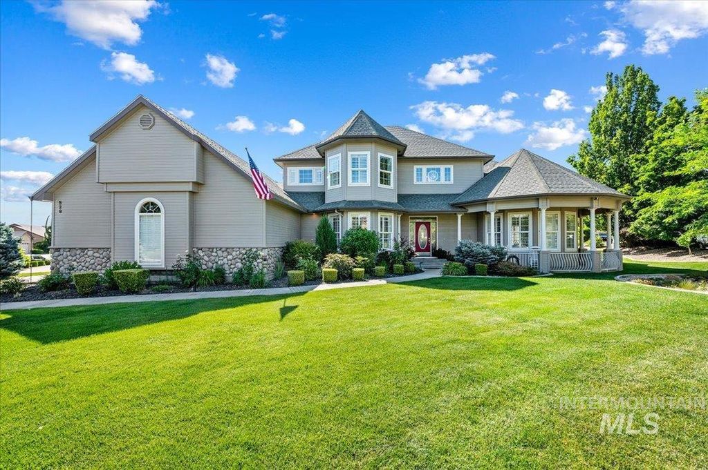 Photo of 529 W Bayhill Dr, Nampa, ID 83686 (MLS # 98966743)