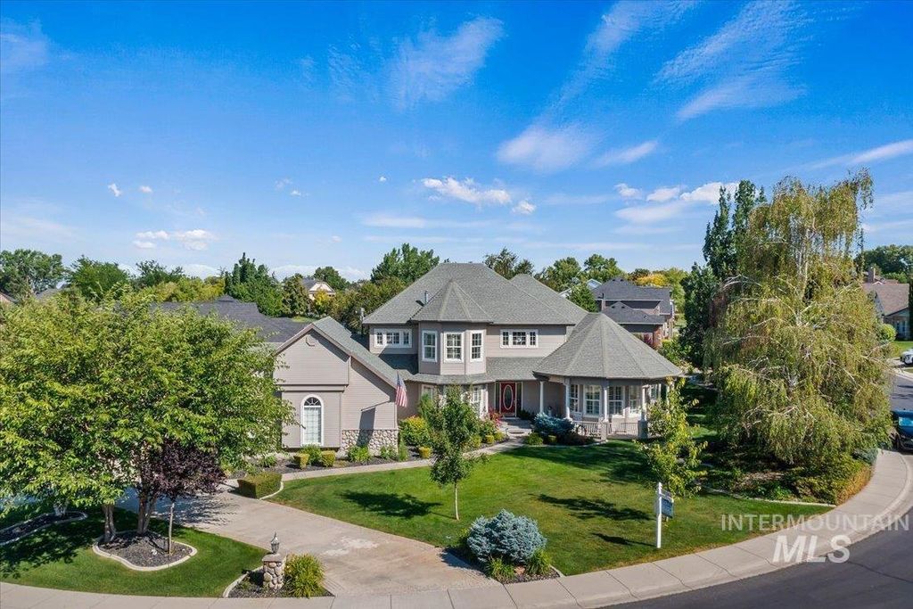 Photo of 529 W Bayhill Dr, Nampa, ID 83686 (MLS # 98966743)