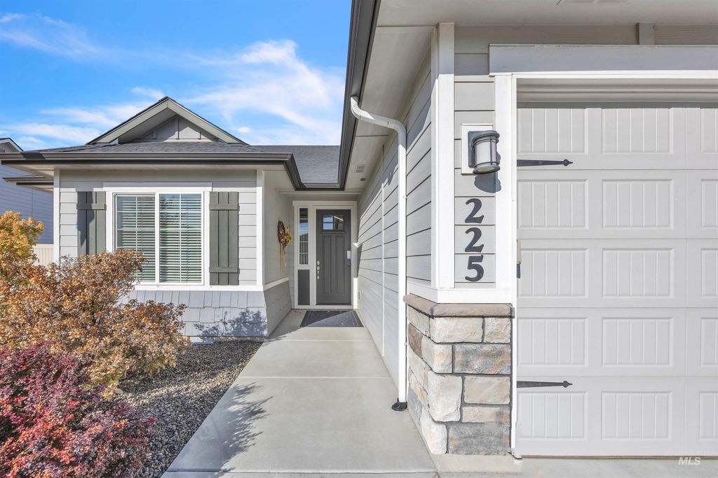 Photo of 225 Appalachian Street, Caldwell, ID 83607 (MLS # 98966328)
