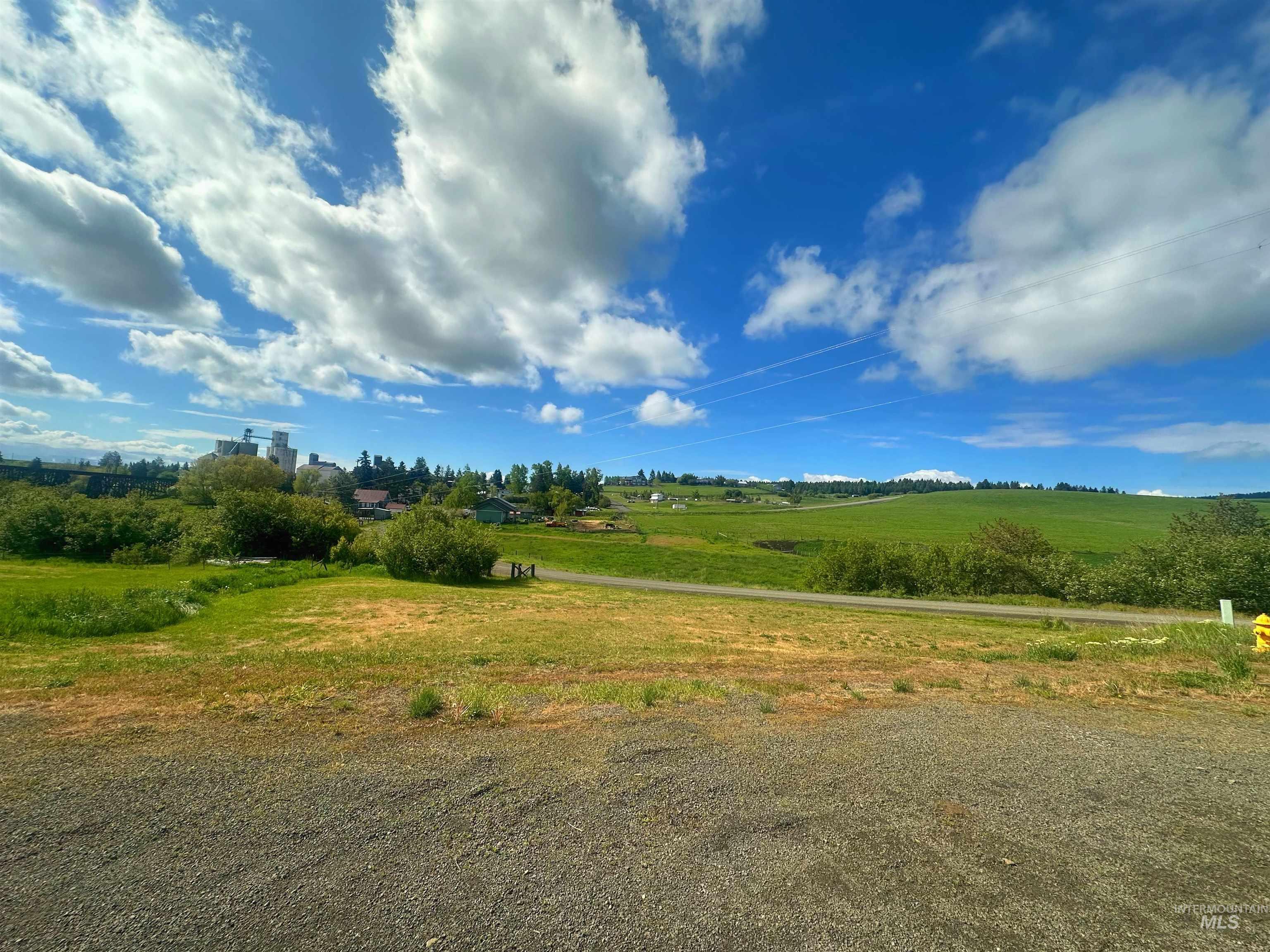 811 Trestle Dr