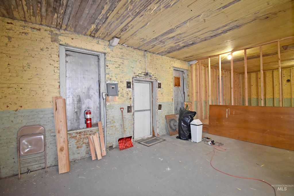 Photo of 132 E Walnut Street, Genesee, ID 83832 (MLS # 98970927)