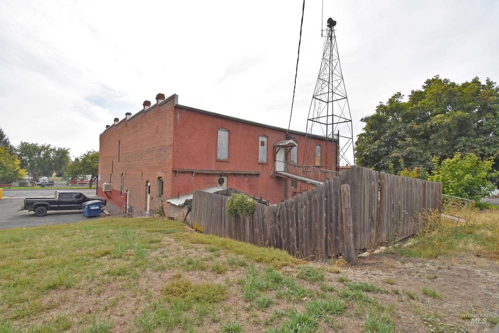 Photo of 132 E Walnut Street, Genesee, ID 83832 (MLS # 98970927)