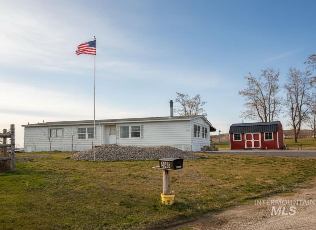 Photo of 3065 Center Ave, Payette, ID 83661 (MLS # 98976350)