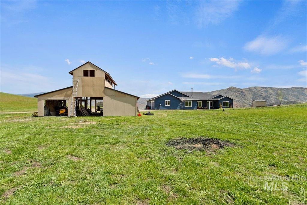 Photo of 34 Deirdre Dr, Horseshoe Bend, ID 83629 (MLS # 98961849)