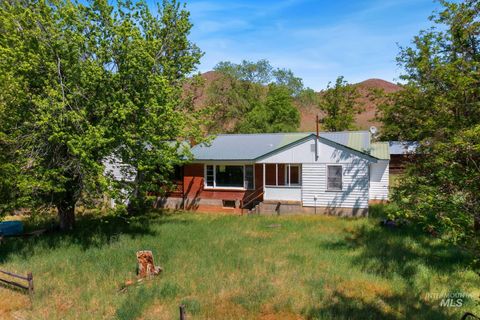 Photo of 5208 Highway 52, Horseshoe Bend, ID 83629 (MLS # 98959402)