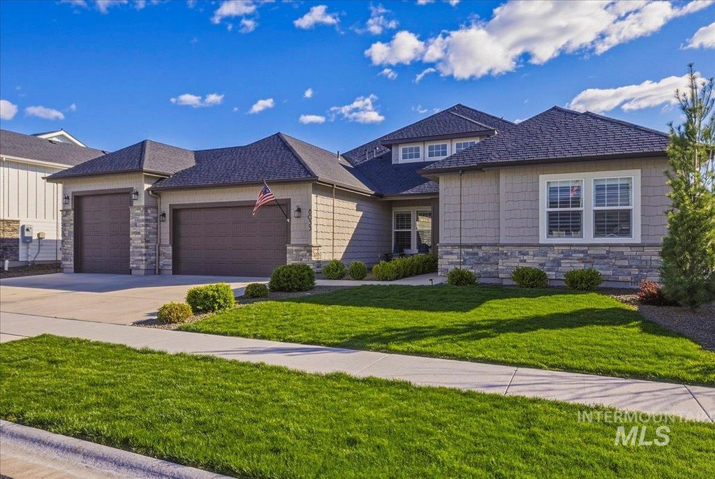 Photo of 8033 W Sparks Lake Dr, Boise, ID 83714 (MLS # 98983862)