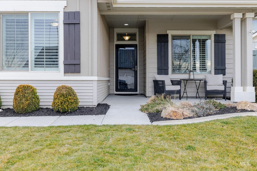 Photo of 5262 W Los Flores St, Meridian, ID 83646 (MLS # 98975556)