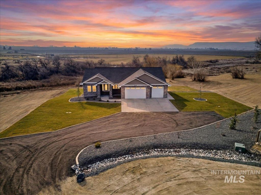 Photo of 25701 Clydesdale Ln, Parma, WY 82605 (MLS # 98973628)