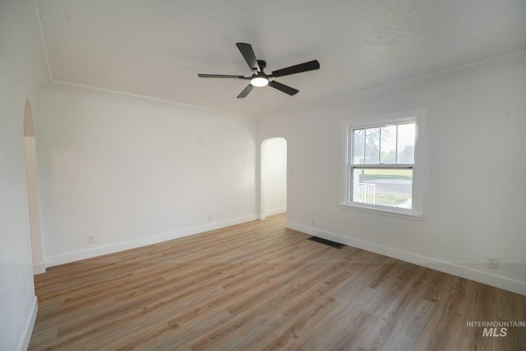 Photo of 419 21st Avenue South Ave, Nampa, ID 83651 (MLS # 98985641)