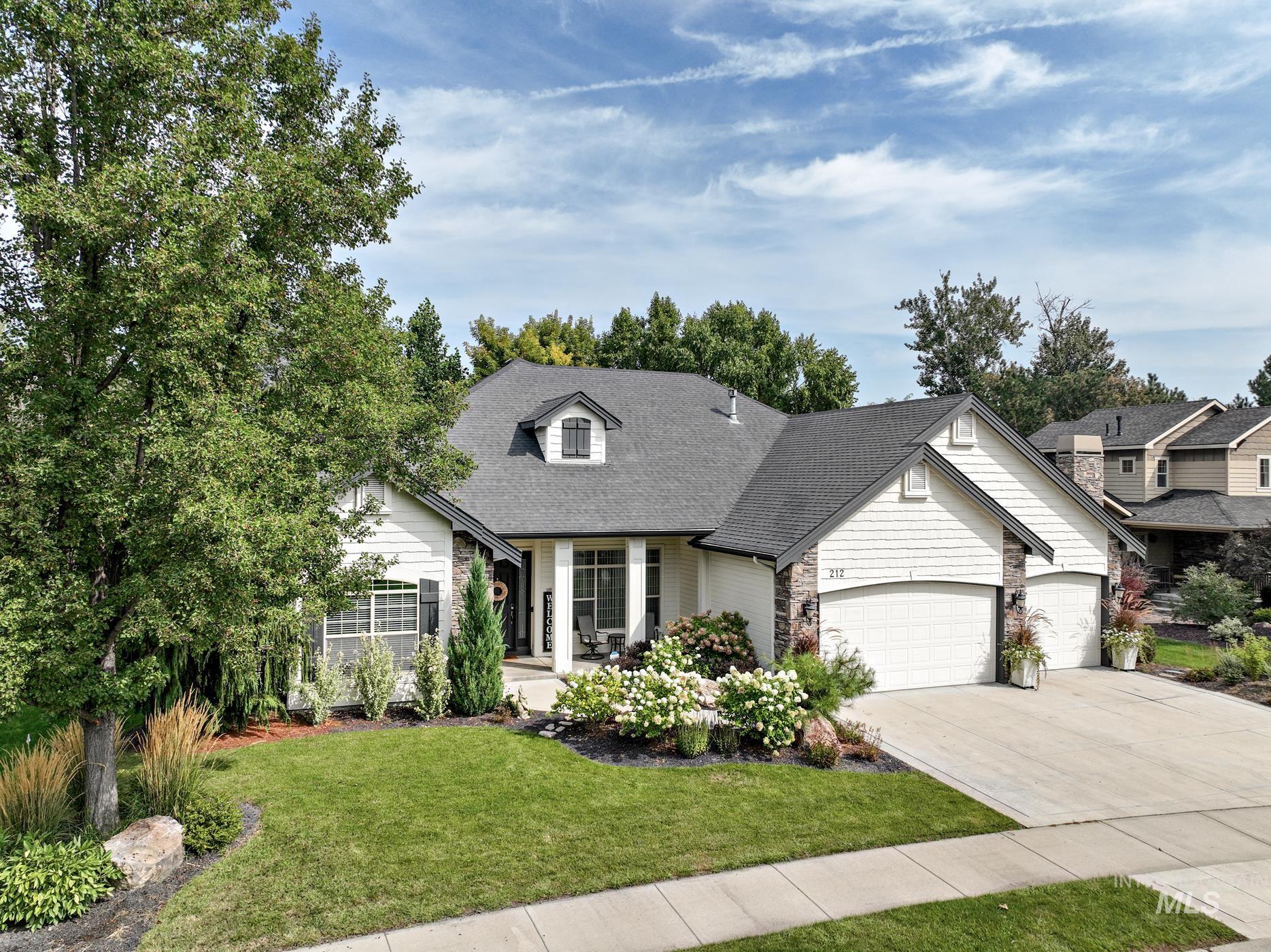 212 W Cottonwood Ct.