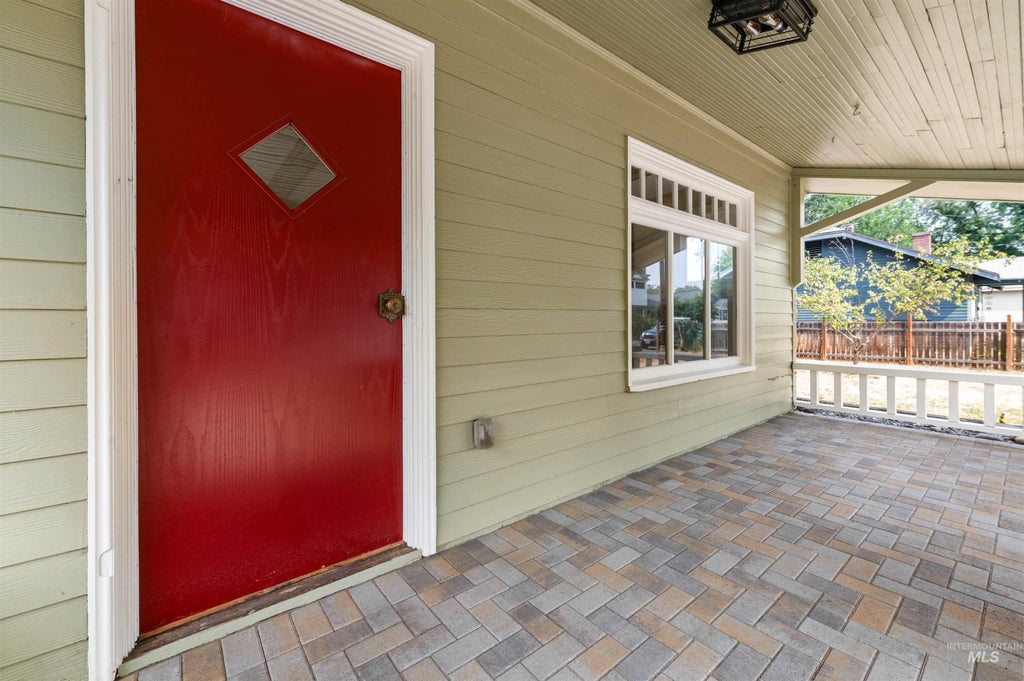 Photo of 416 12th Street, Lewiston, ID 83501 (MLS # 98998656)