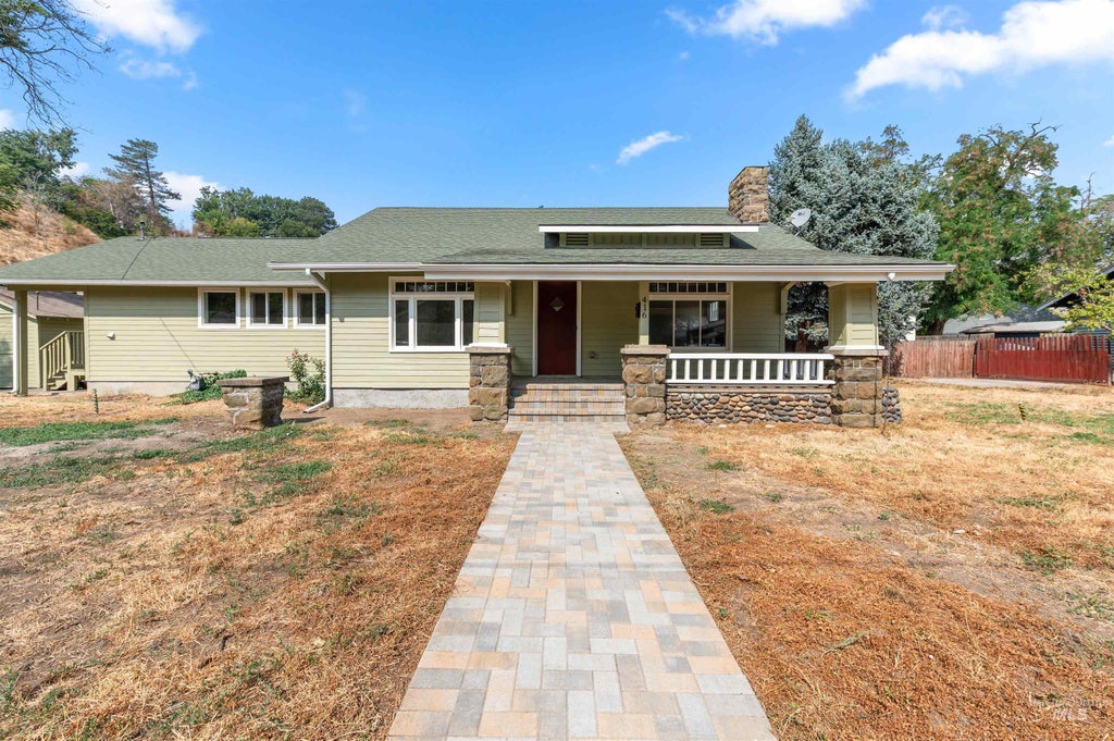 Photo of 416 12th Street, Lewiston, ID 83501 (MLS # 98998656)