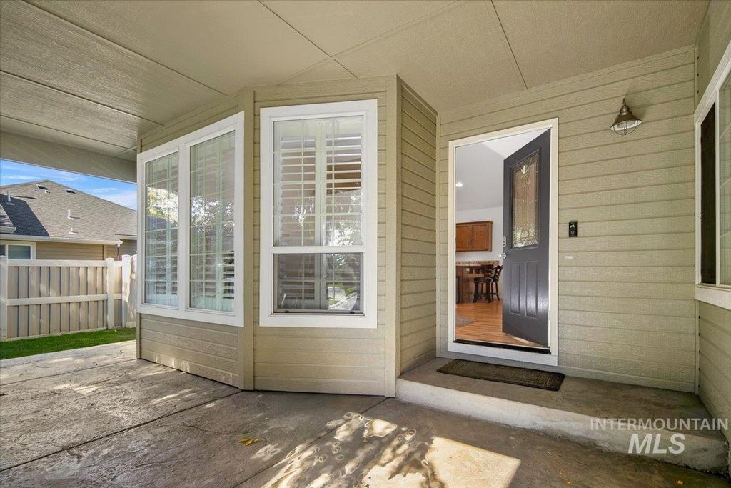 Photo of 634 W Ashby Dr, Meridian, ID 83646 (MLS # 98964541)