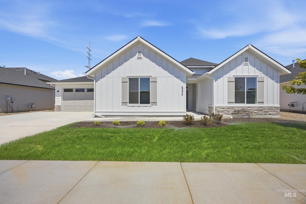 Photo of 1015 E Crab Springs St, Nampa, ID 83686 (MLS # 99001381)