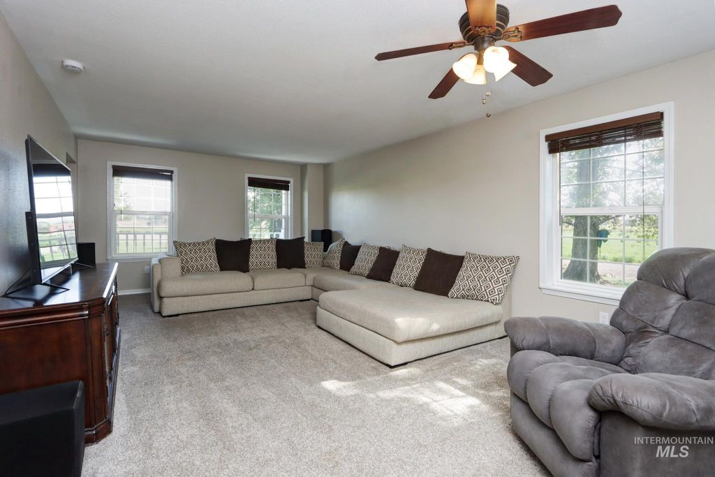 Photo of 1725 W Central Avenue, Emmett, ID 83617 (MLS # 98974511)