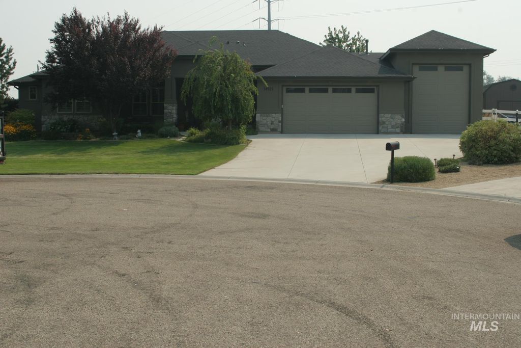 Photo of 14921 Dagger Falls Way, Caldwell, ID 83607 (MLS # 98995469)