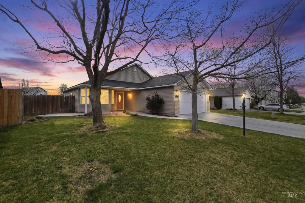 Photo of 11719 W Huckleberry Dr, Nampa, ID 83651 (MLS # 98979639)