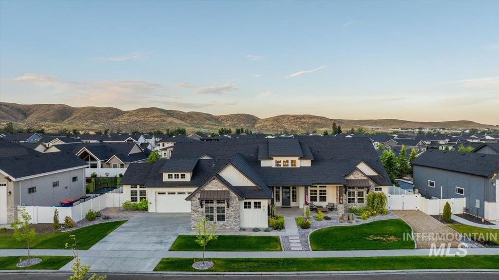 Photo of 8101 W Mirror Pond Dr, Boise, ID 83714 (MLS # 98966102)