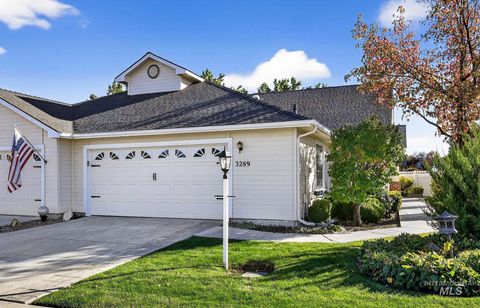 Photo of 3289 W Fieldstream Lane, Meridian, ID 83646 (MLS # 98965395)