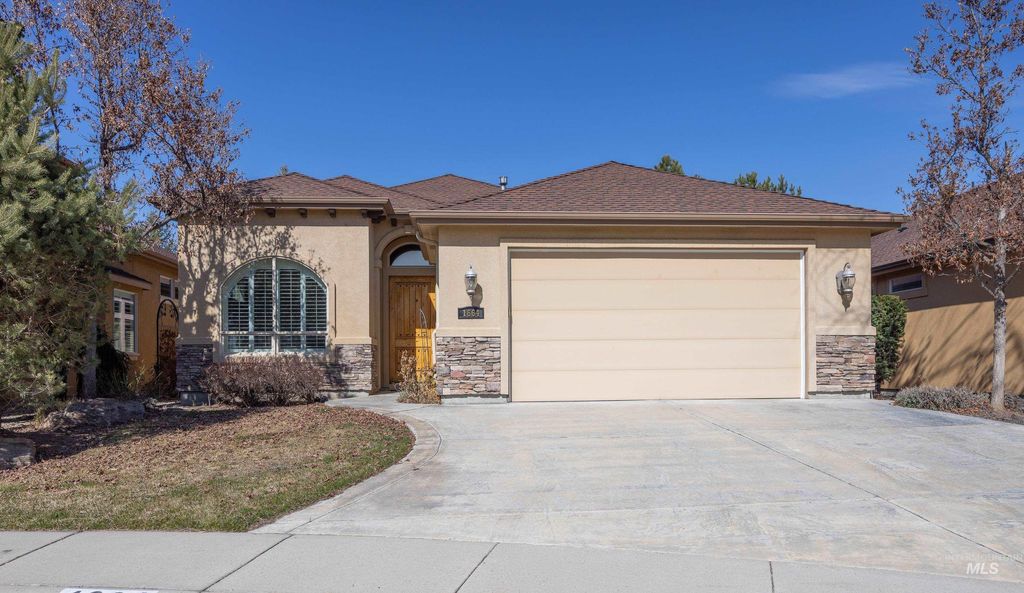 Photo of 1664 W Par Ct, Eagle, ID 83616 (MLS # 98949422)