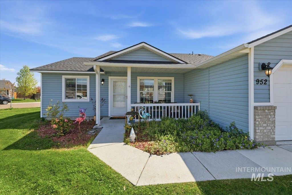 Photo of 952 S Benewah Lake Ave, Middleton, ID 83644 (MLS # 98982890)