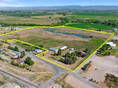 Photo of 1872 E 1750 S, Gooding, ID 83330 (MLS # 98950044)