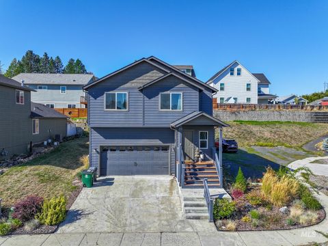 Photo of 1115 Leepike Ct, Moscow, ID 83843 (MLS # 98962714)