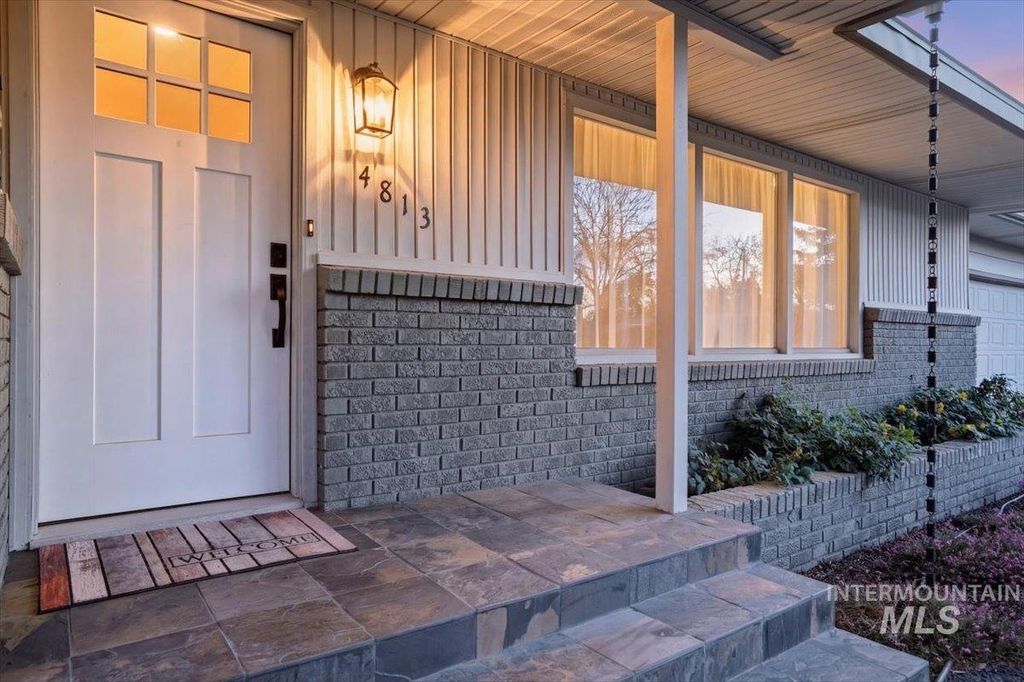 Photo of 4813 W Hillcrest Dr, Boise, ID 83705 (MLS # 98981138)
