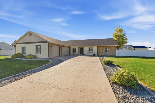83 S SMILEY CT, NAMPA, ID 83687 - Image 111aff7526336e5fd813810d31fb4c8a/1220979906