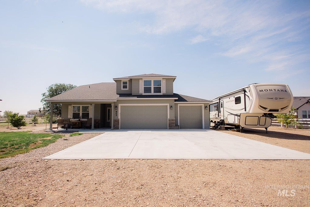 Photo of 865 SE Hamilton Road, Mountain Home, ID 83647 (MLS # 98994645)