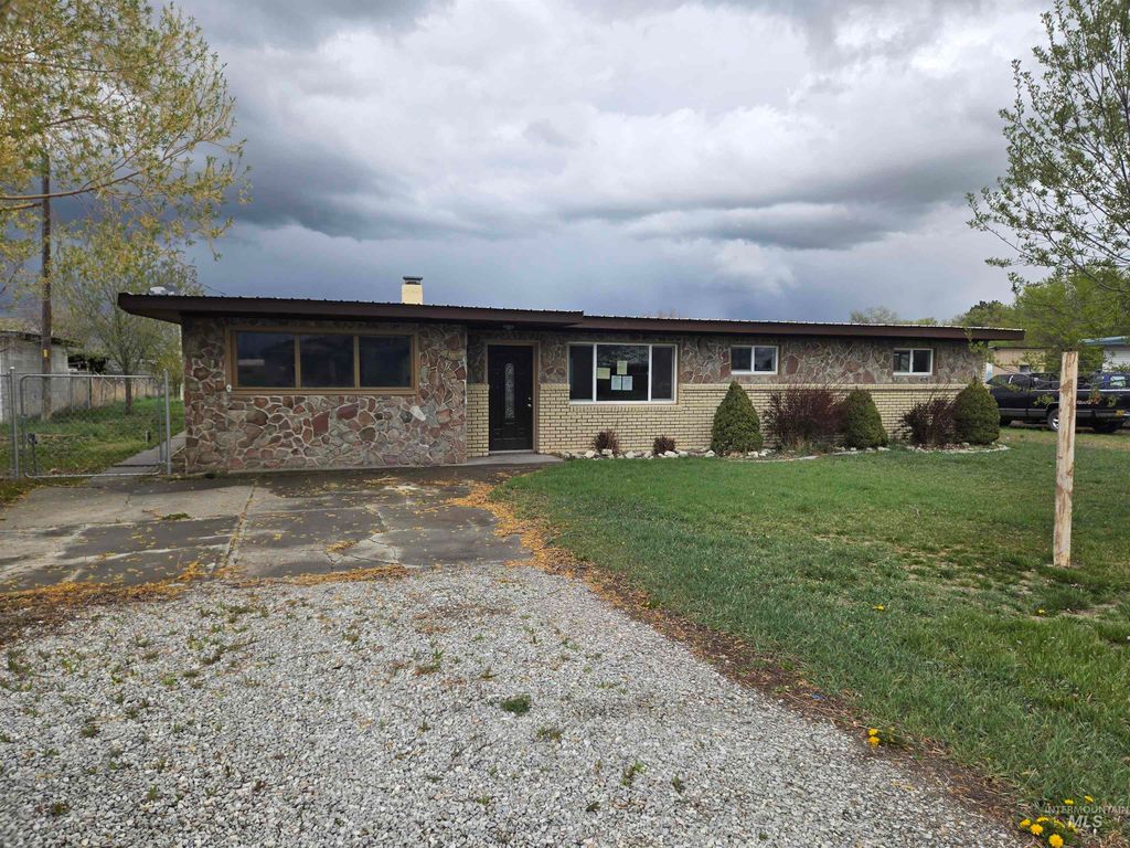 Photo of 14 100 South, Rupert, ID 83350 (MLS # 98980284)